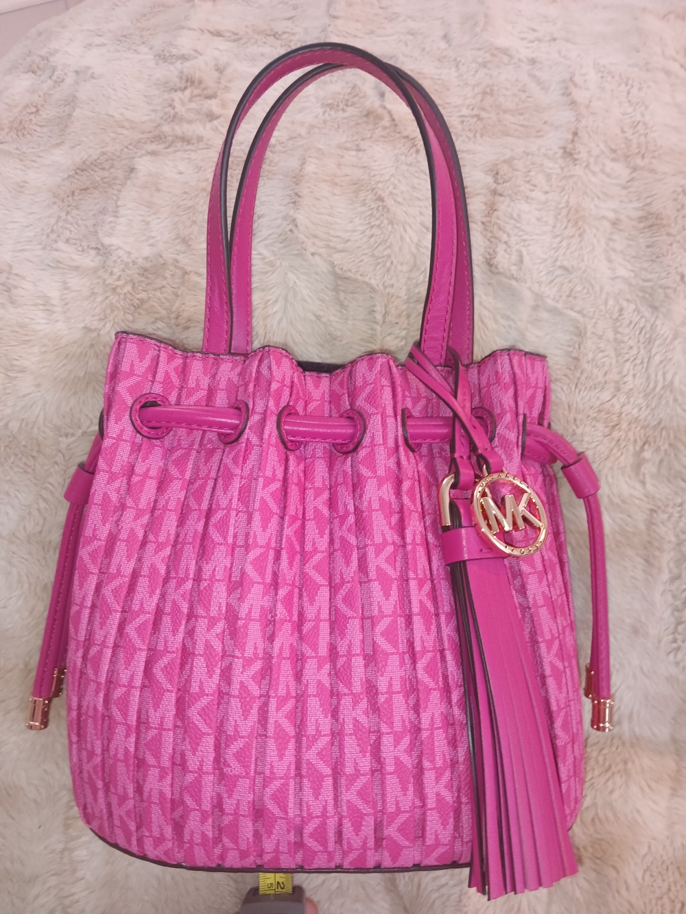 Michael Kors Bucket Bag